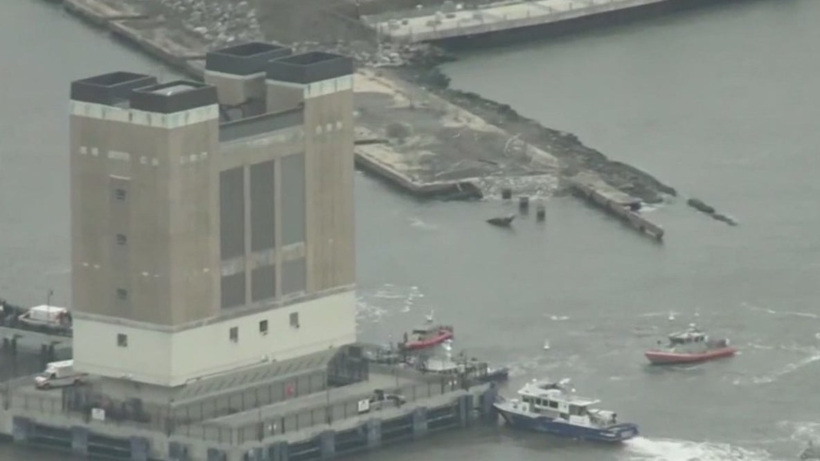 6 people killed after helicopter crashes into Hudson River